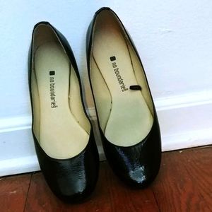 No Boundaries Classic Black Flat